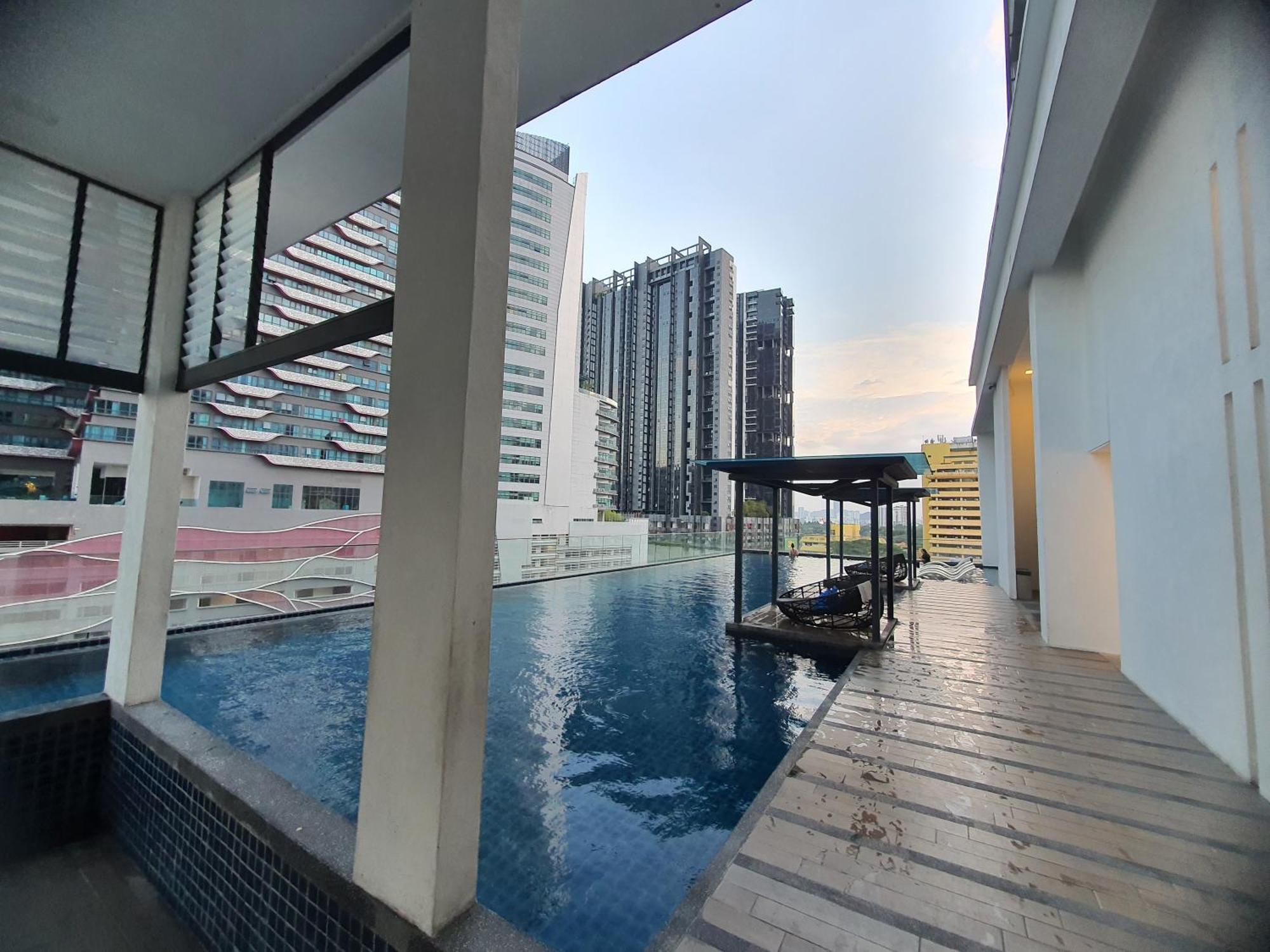 Reizz Residence By Luxury Suites Куала Лумпур Екстериор снимка
